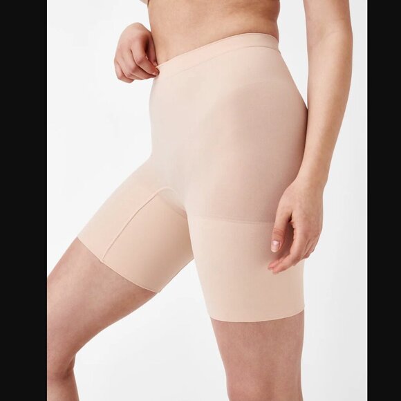 Spanx Seamless Power Mid-Thigh Short Size Medium Soft Nude Shapewear Occasion - Picture 1 of 8